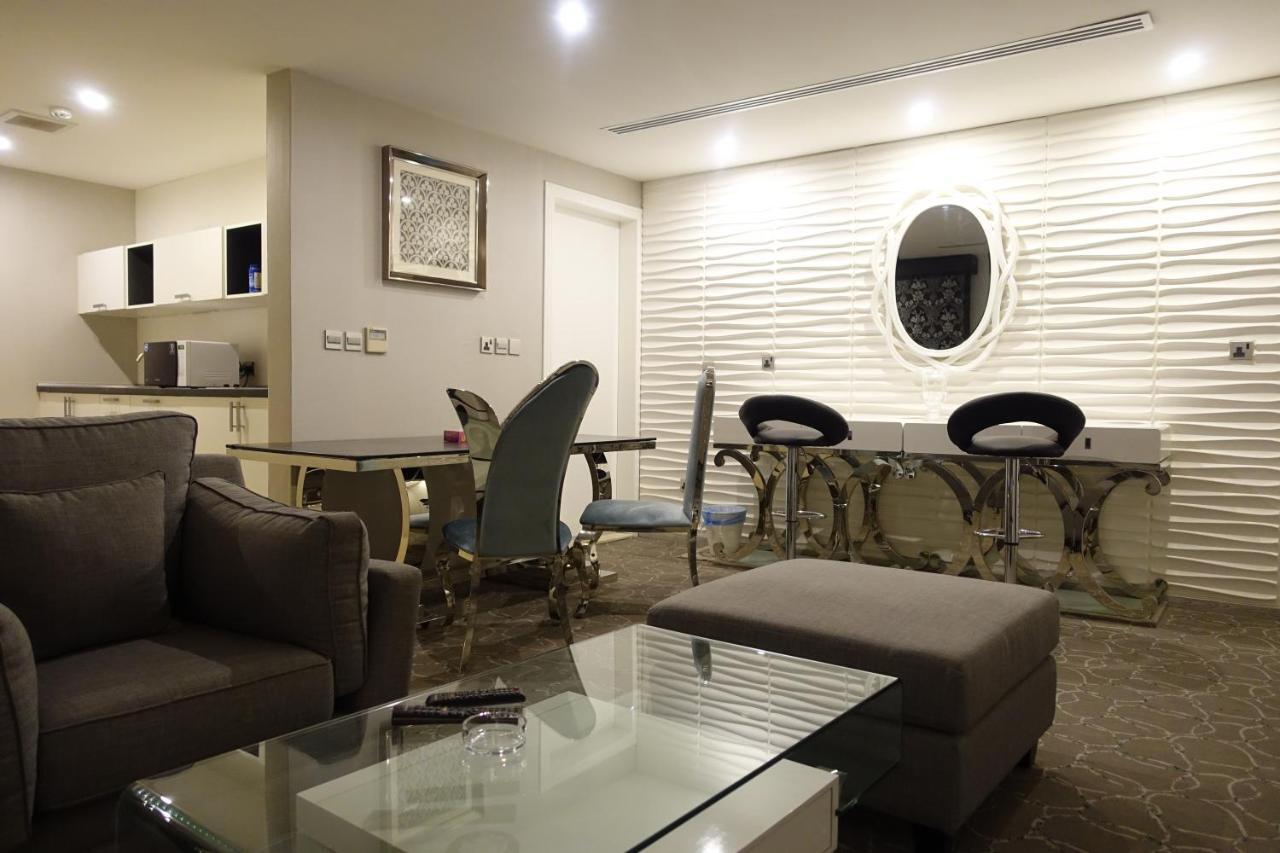 Sixty Three Hotel Suites Эр-Рияд Экстерьер фото