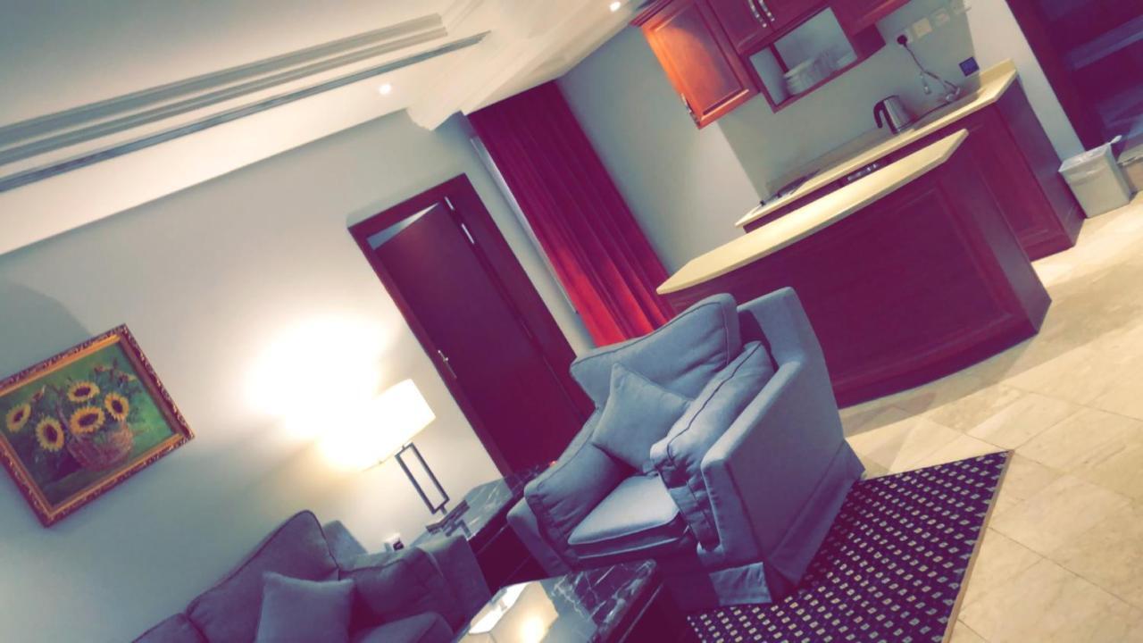 Sixty Three Hotel Suites Эр-Рияд Экстерьер фото